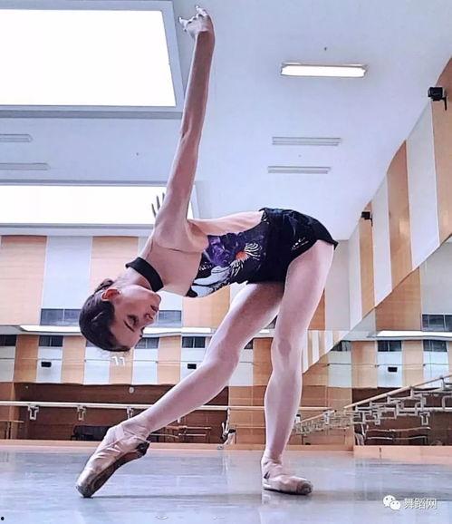 国产女孩的日常练舞视频,国产女孩日常练舞风采展示